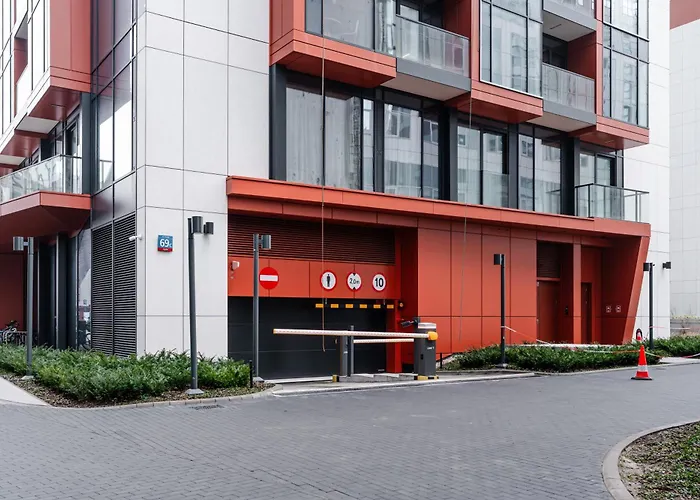 Towarowa Towers Varşova