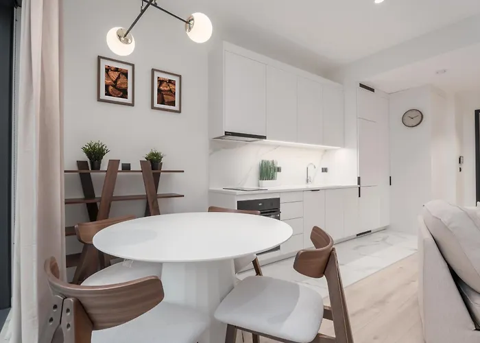 Towarowa Towers Varsó