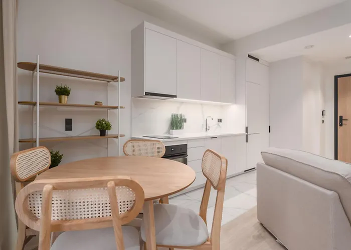 Towarowa Towers * Varsó