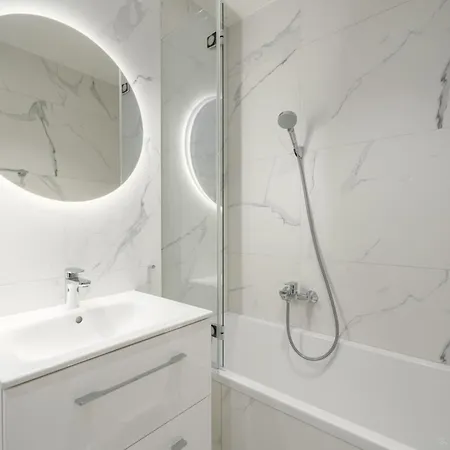 Towarowa Towers Apartman Varsó
