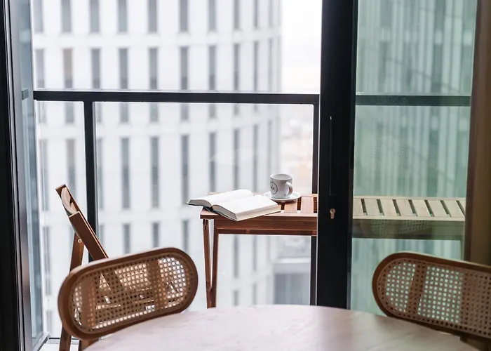 Towarowa Towers Apartment *